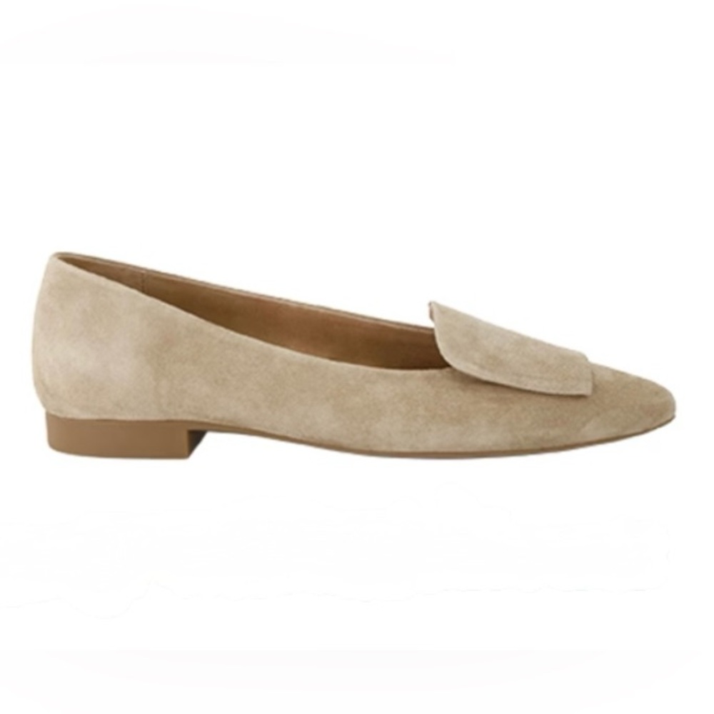 Suede leather Loafer. Color beige. Women’s US sizes